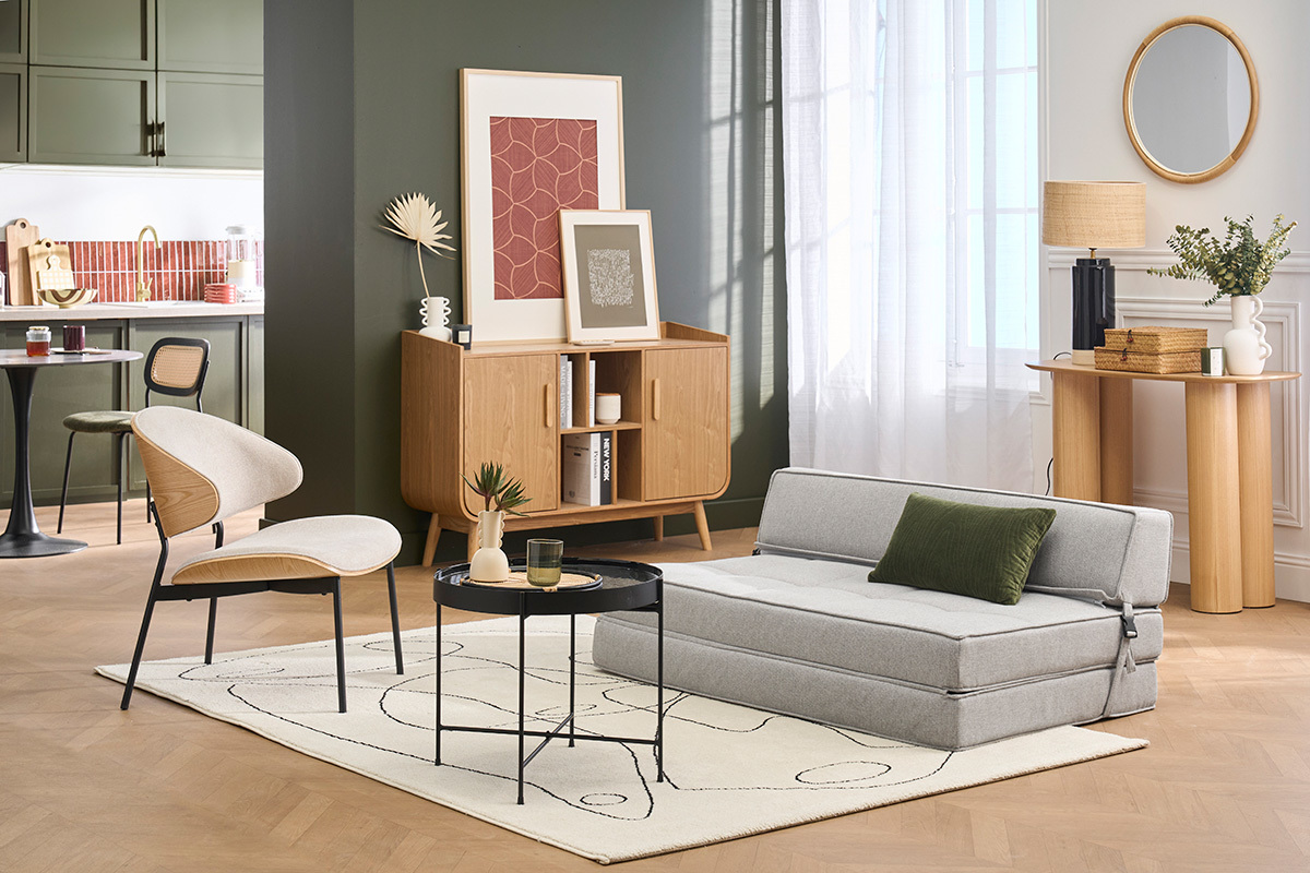 2-Sitzer Schlafsessel KATY in Hellgrau, Sofa und M�bel in einem modernen Wohnzimmer.