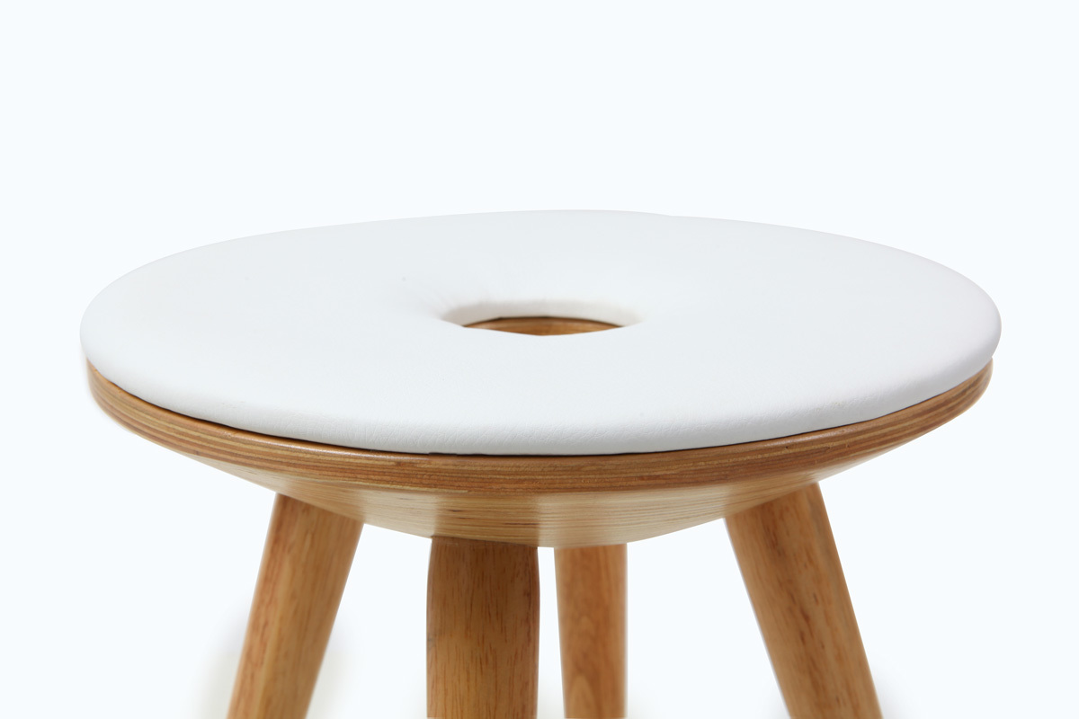 2er-Set Design-Beistellhocker Holz naturell und Wei NORDECO