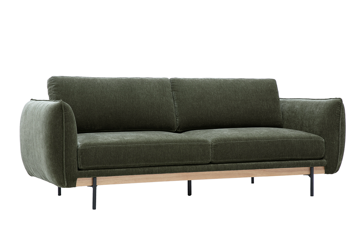 Designer-Dreisitzer-Sofa aus khakigr�nem Stoff mit schwarzer Metallstruktur und Holzsockel, 3/4-Ansicht.