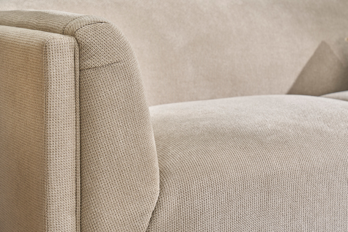 3-Sitzer Designsofa in beige Samtvelours-Effekt Stoff HOSBO