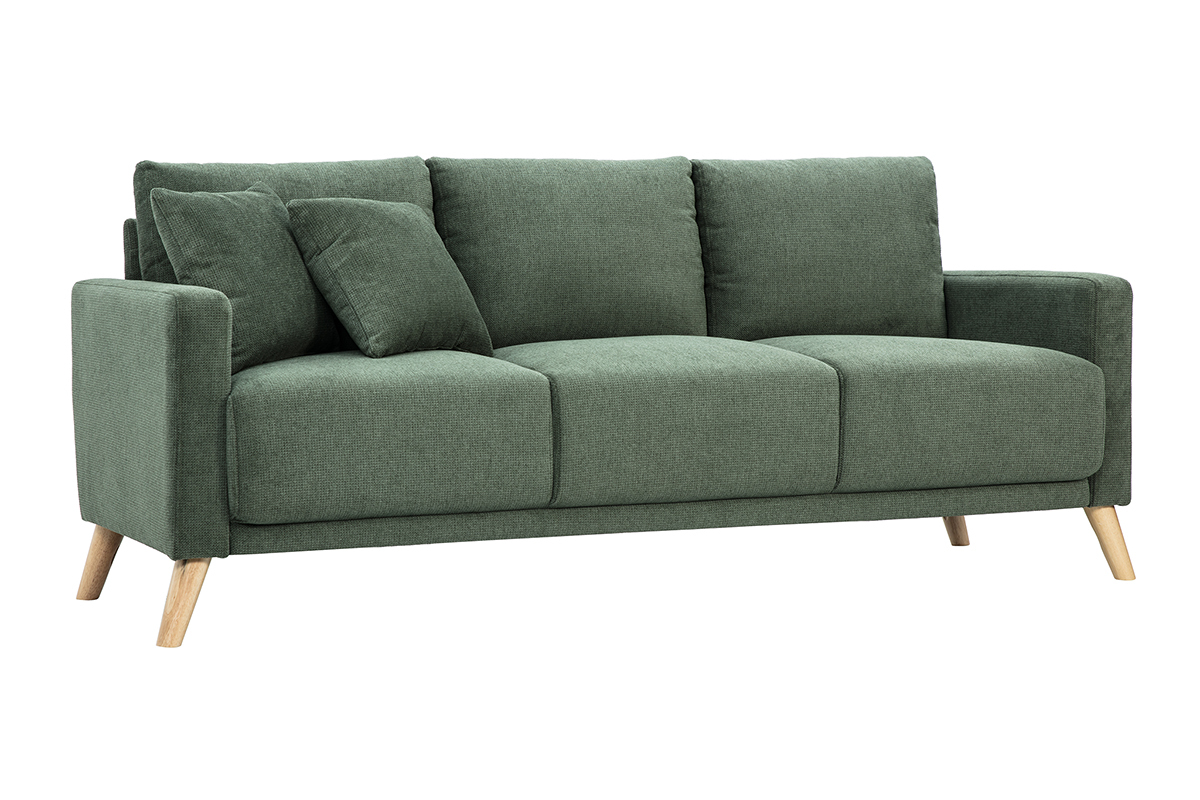 Dreisitzer-Sofa in Khakigr�n mit hellen Holzf��en, Ansicht aus 3/4 Perspektive.