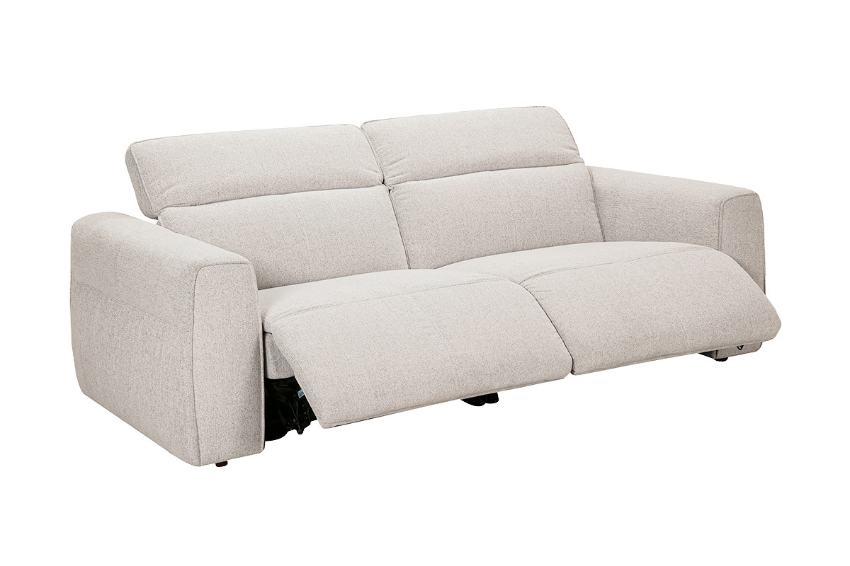Beiges 3-Sitzer-Sofa mit verstellbaren Kopfst�tzen und elektrischem Fu�teil, 3/4-Ansicht