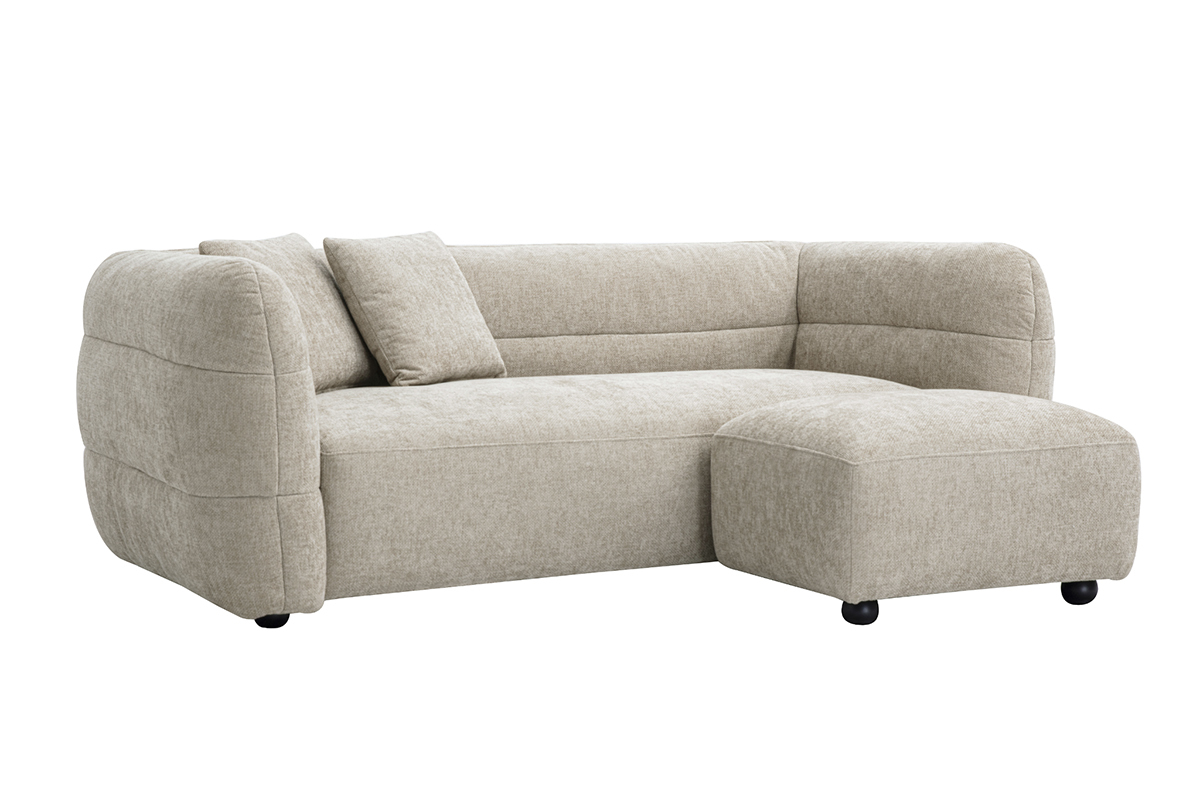3-Sitzer Sofa und Hocker in beigem Stoff mit Samteffekt, Ansicht von 3/4.
