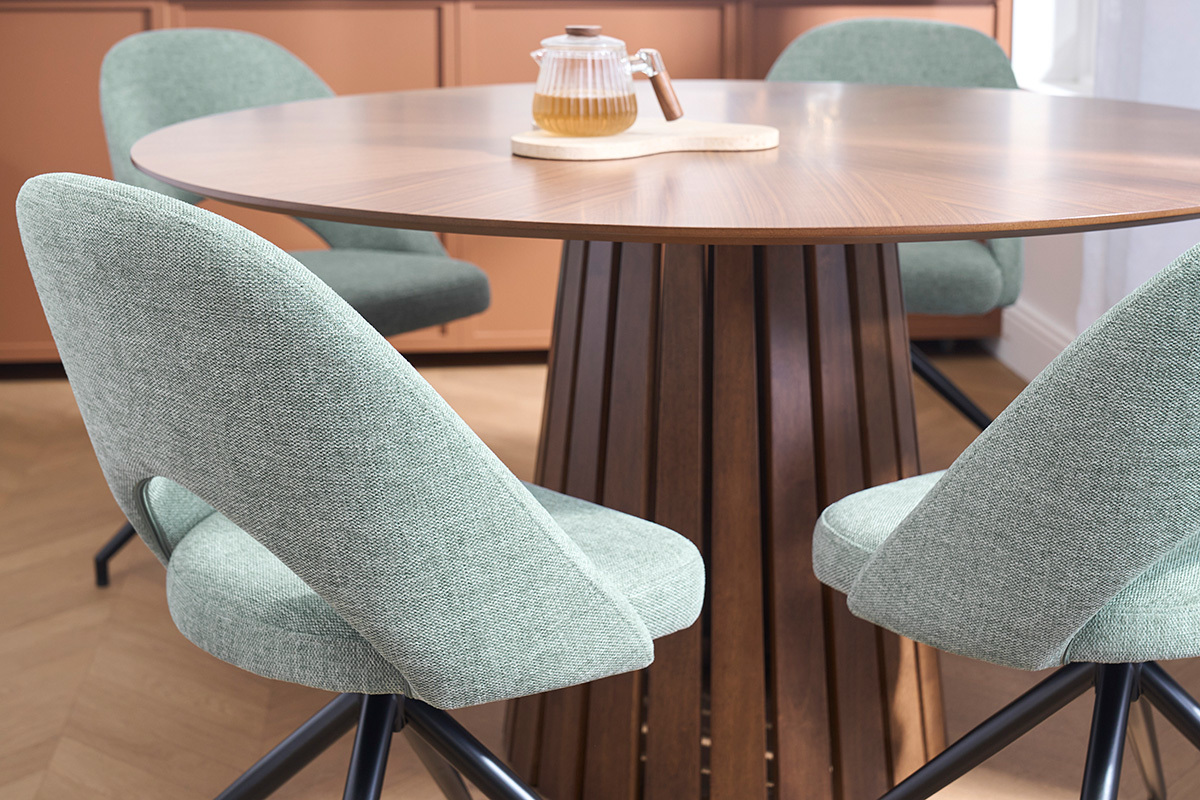 360�-Drehstuhl aus strukturiertem Samtstoff in Seladongr�n und schwarzem Metall COSETTE