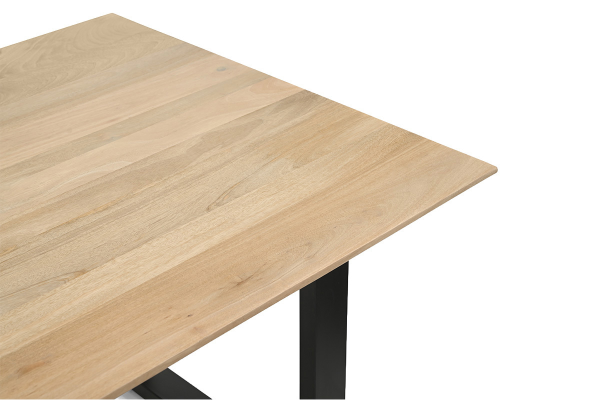 Ausziehbarer Esstisch aus hellem massivem Mangoholz mit schwarzem Metallgestell, Draufsicht