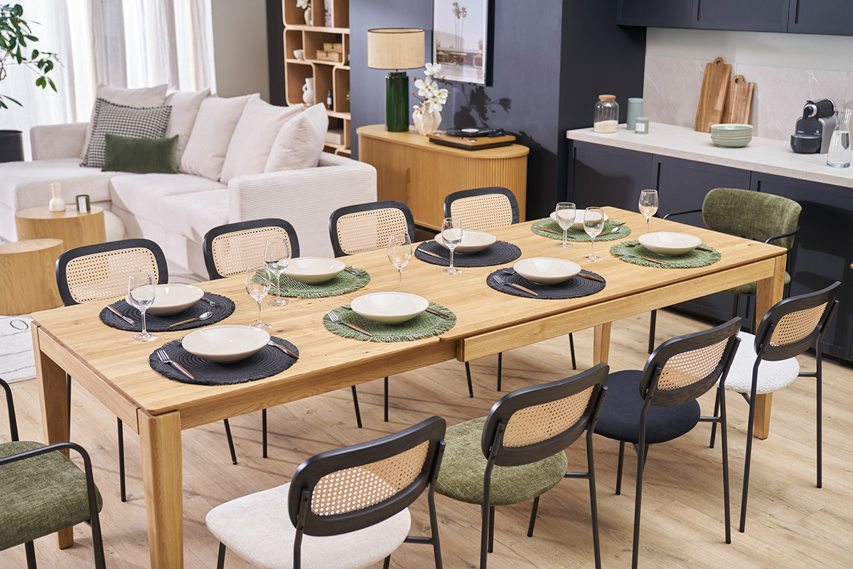 Ausziehbarer rechteckiger Esstisch mit integrierter Verl�ngerung aus hellem Eichenholz Massivholz L160-245 cm NELYA