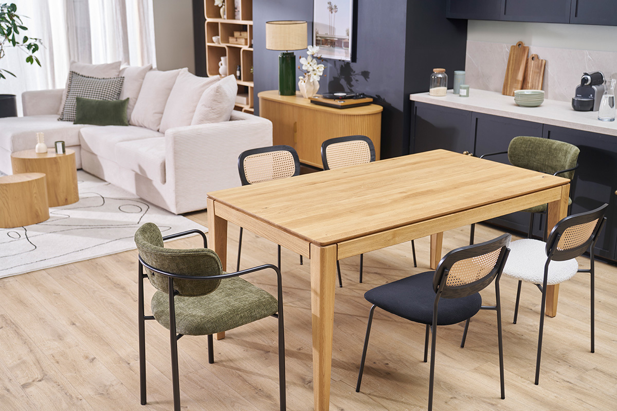 Ausziehbarer rechteckiger Esstisch mit integrierter Verl�ngerung aus hellem Eichenholz Massivholz L160-245 cm NELYA