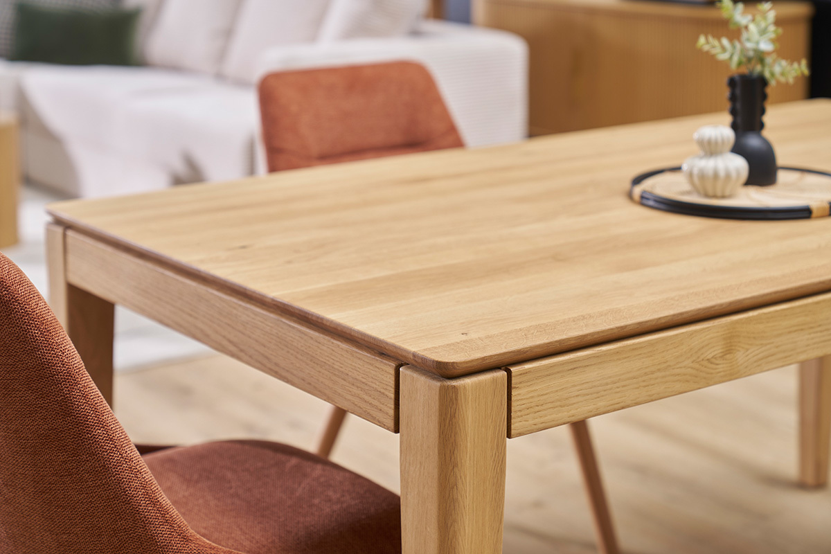 Ausziehbarer rechteckiger Esstisch mit integrierter Verl�ngerung aus hellem Eichenholz Massivholz L160-245 cm NELYA