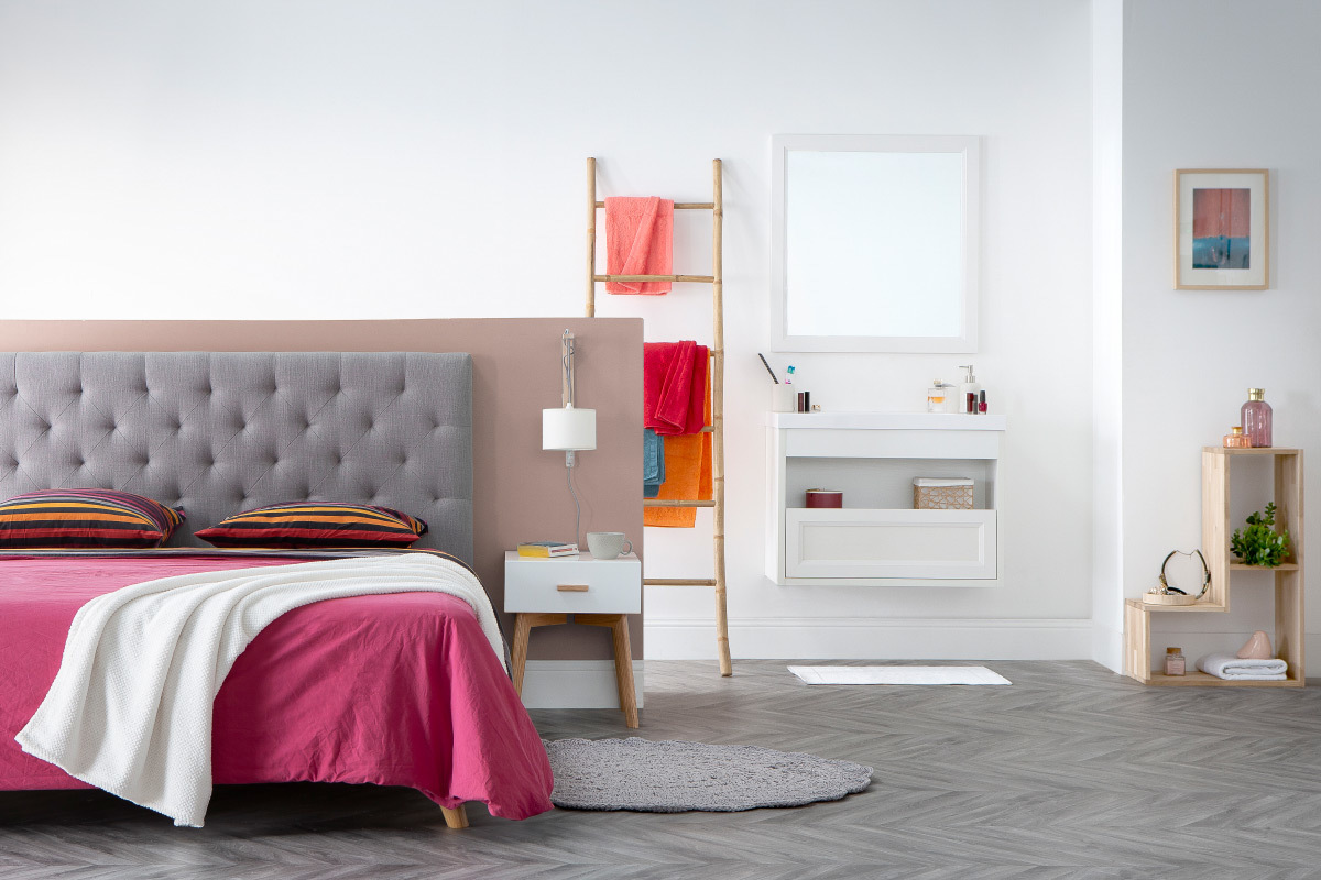 Badezimmerm�bel h�ngend mit Waschbecken, Spiegel und Stauraum Holz RIVER