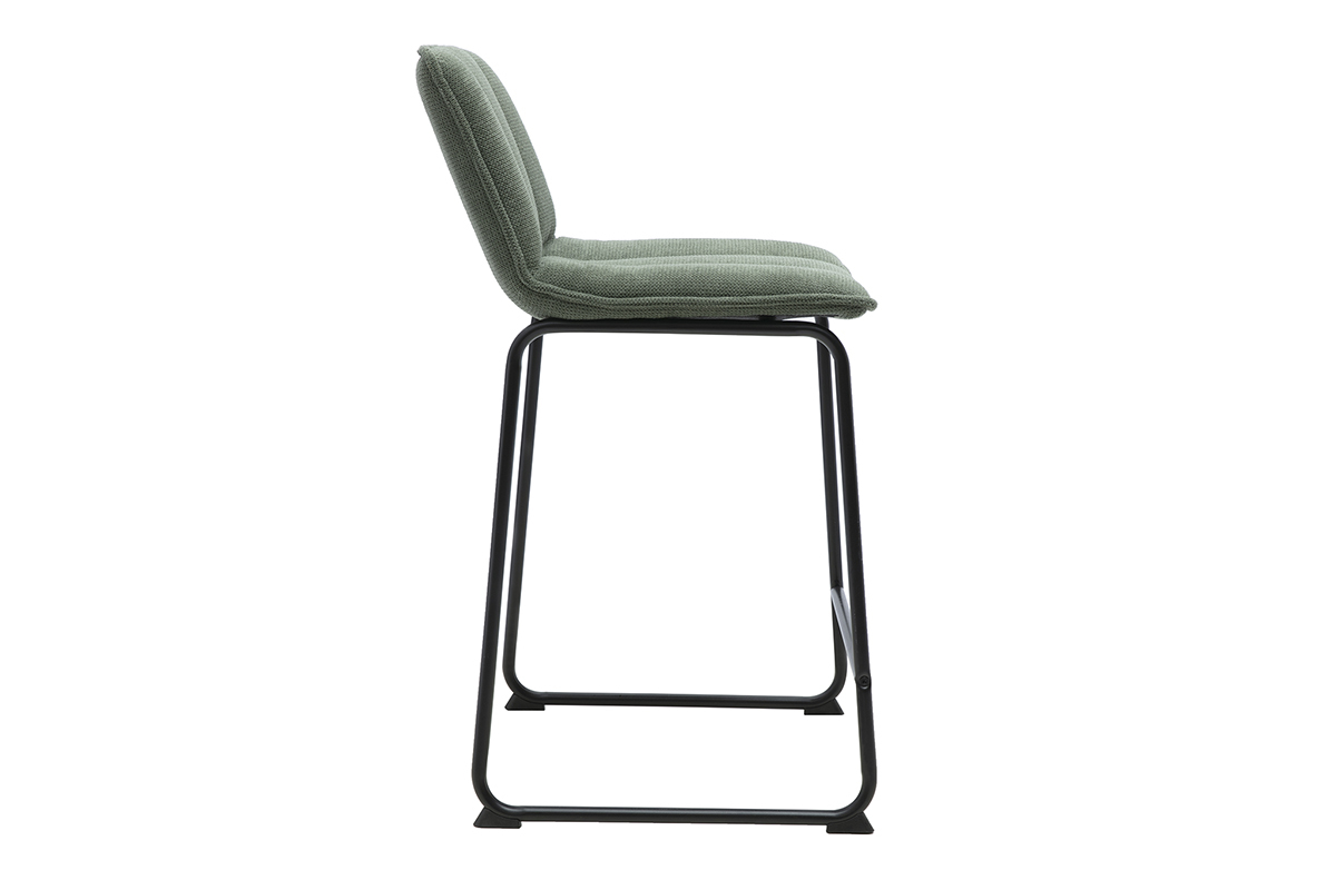 Barhocker aus gr�nem Khaki-Chenille-Stoff mit schwarzem Metallgestell, Seitenansicht.
