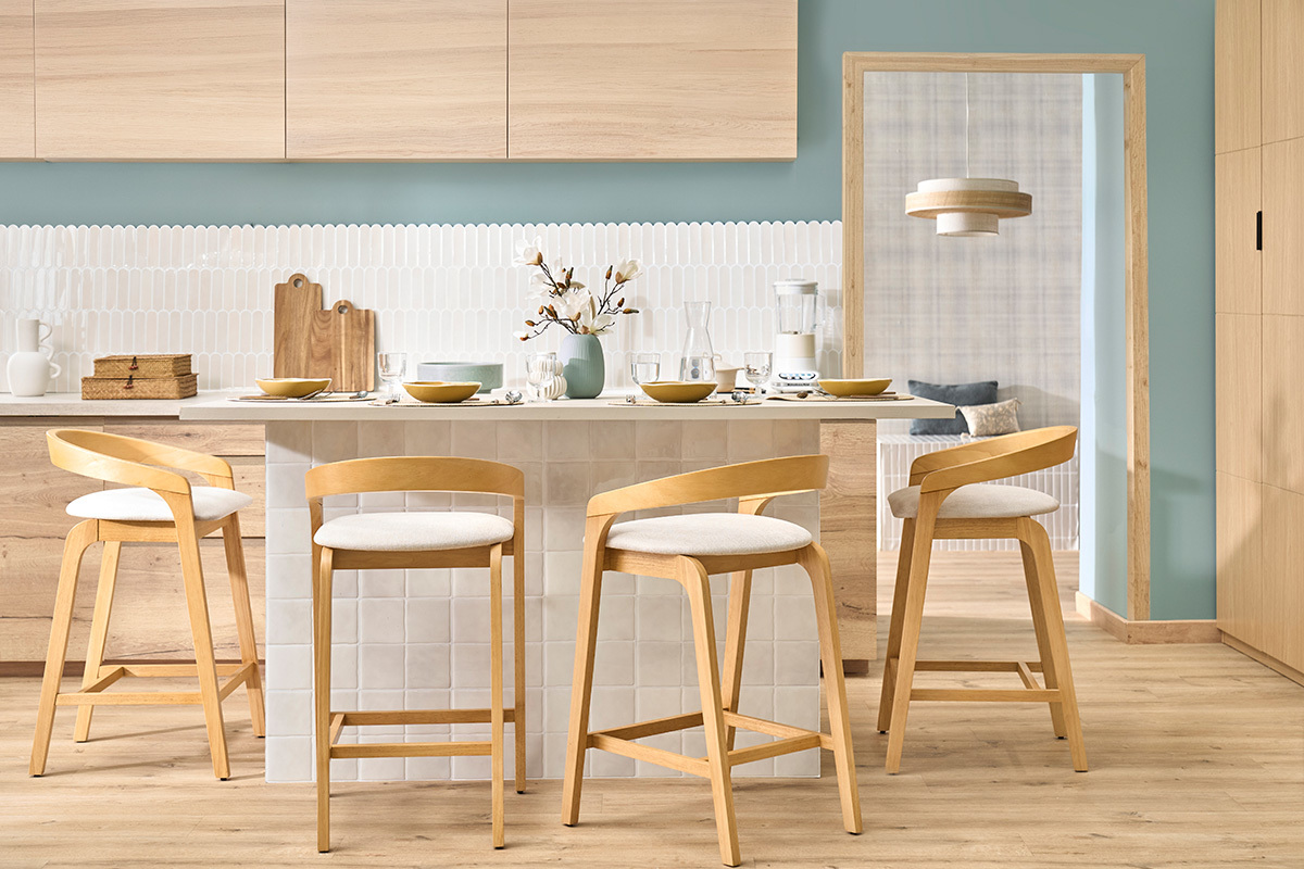 Barhocker aus Stoff in Beige-Samt-Optik und hellem Holz H68 cm (2er-Set) PULSO