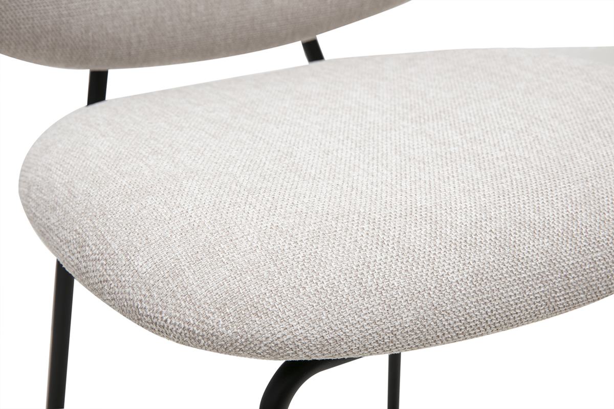 Sitzflche des Barhockers aus beigefarbenem Stoff mit schwarzer Metallstruktur, Nahaufnahme.