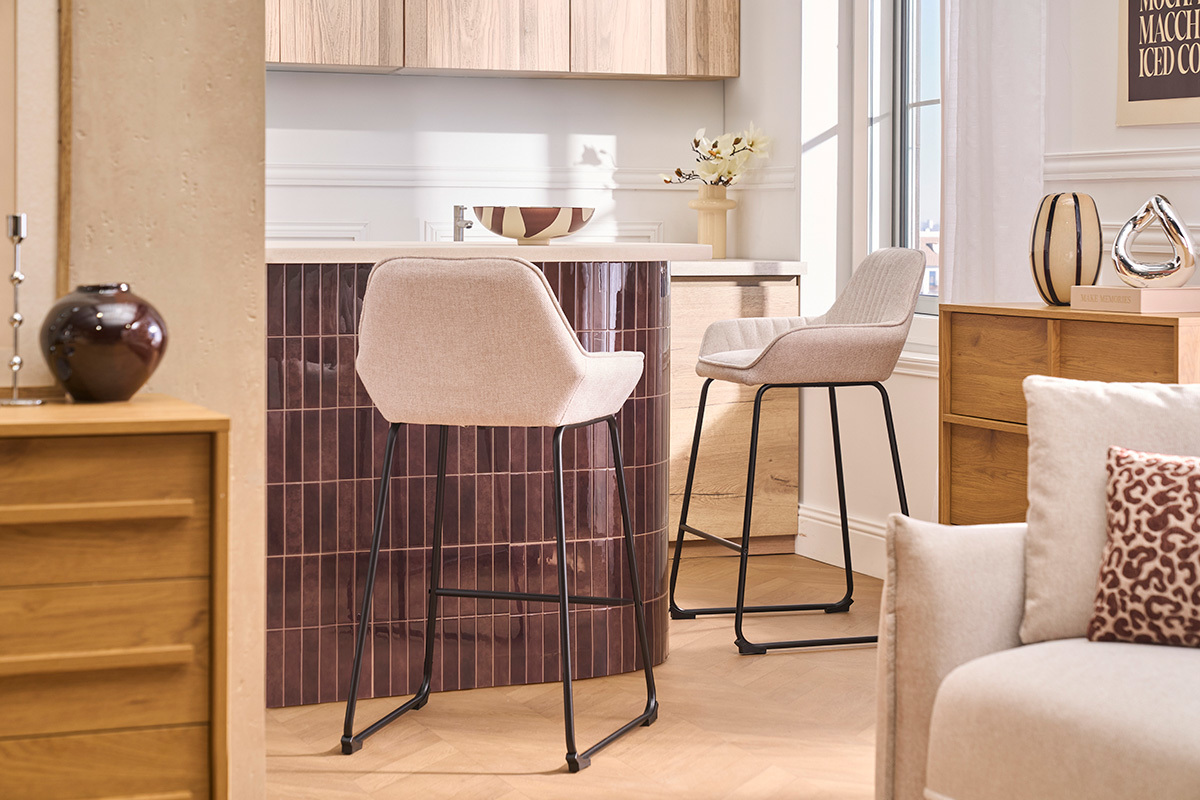 Barhocker aus strukturiertem Samtstoff in Beige und schwarzem Metall H68 cm (2er-Set) RONNIE