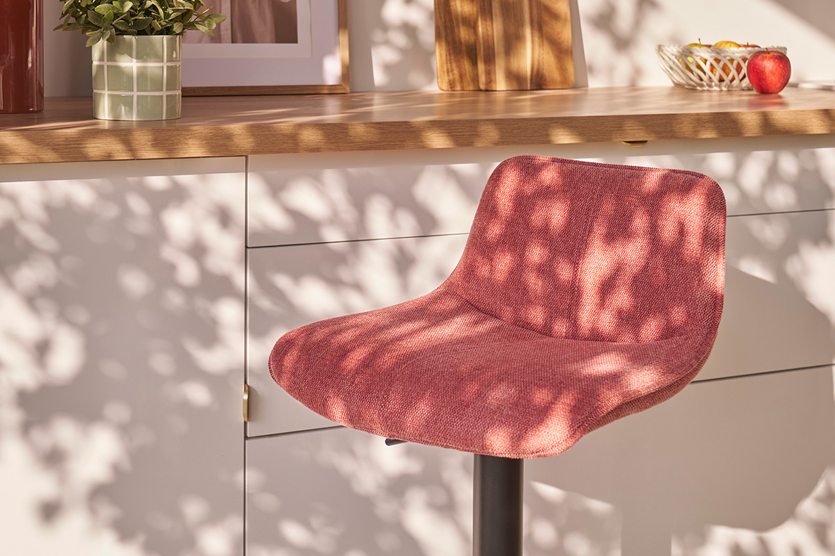 Barhocker h�henverstellbar und um 360� drehbar aus Stoff mit strukturiertem Samteffekt in Terracotta und schwarzem Metall (2er-Set) BOOST