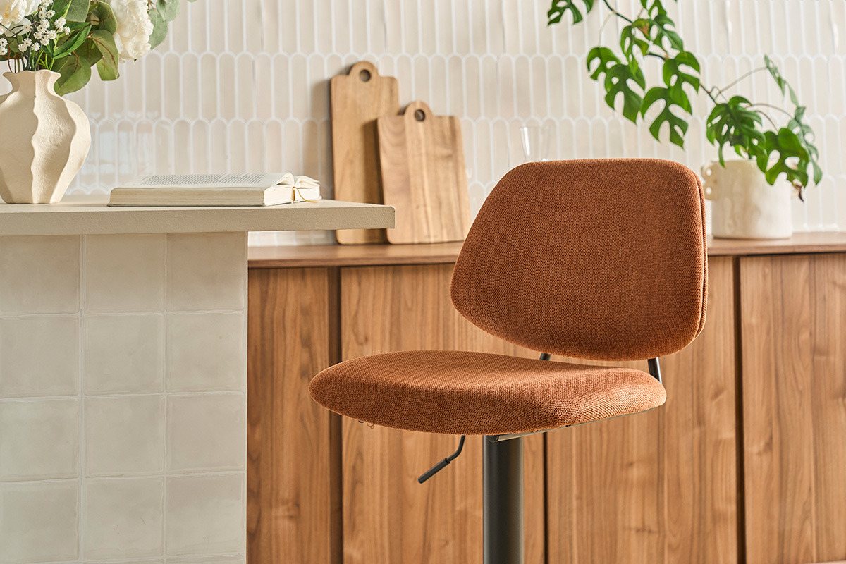 Barhocker im Design-Stil mit Stoffbezug in Samt-Optik Burnt Earth und schwarzem Metall BARNET (2er Set)