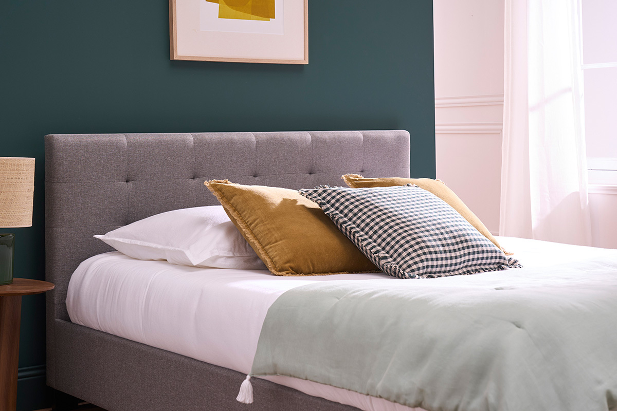 Bett 160 x 200 Stoff Grau gepolstert MARQUISE