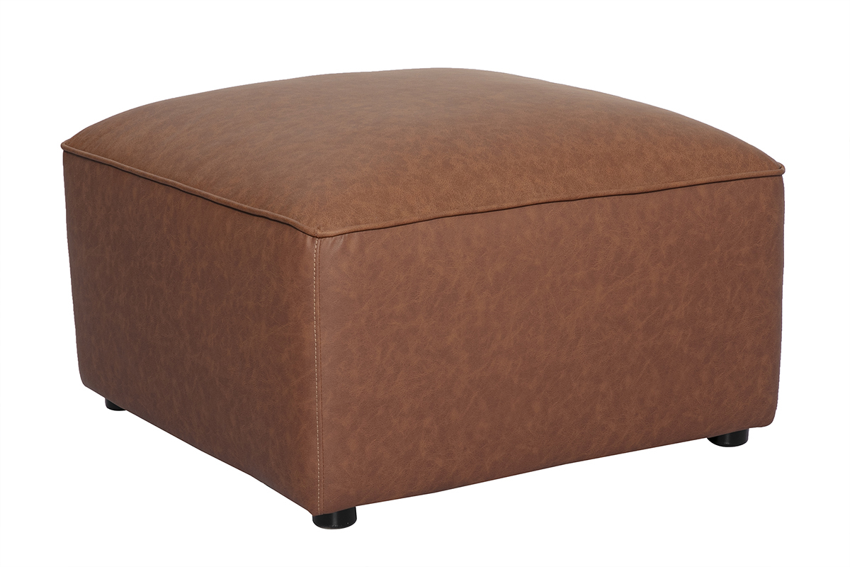 Quadratischer Pouf aus braunem Leder FERGUS, 3/4-Ansicht, mit schwarzen F��en.