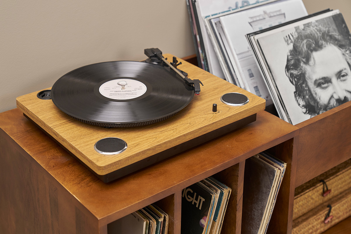 Buffet zur Aufbewahrung von Vinyls aus massivem getntem Mangoholz und Metall L90 cm BOOGIE