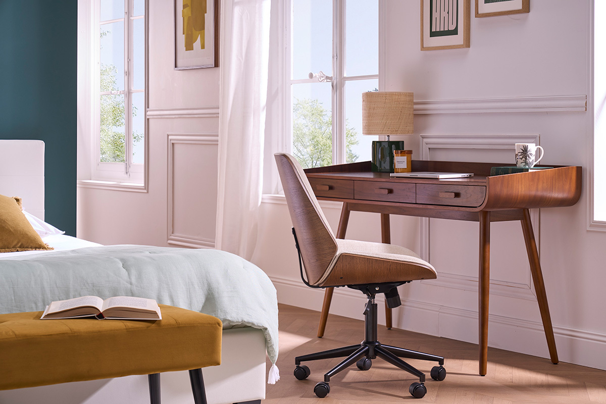 Brostuhl mit Rollen aus Holz und strukturiertem Samteffekt in Beige DOUGLAS