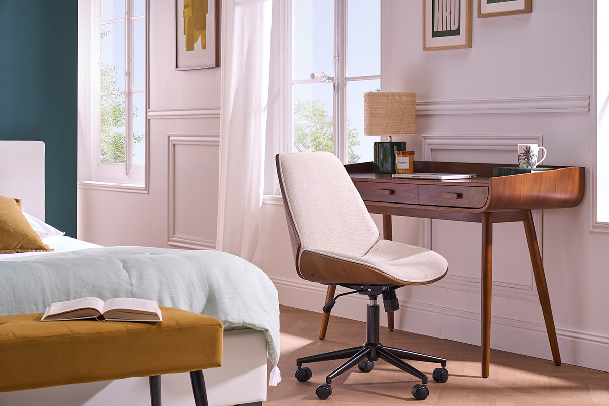 Brostuhl mit Rollen aus Holz und strukturiertem Samteffekt in Beige DOUGLAS