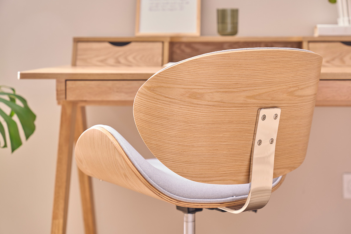 B�rostuhl mit Rollen im Design aus hellgrauem Stoff, hellem Holz und verchromtem Stahl WALNUT