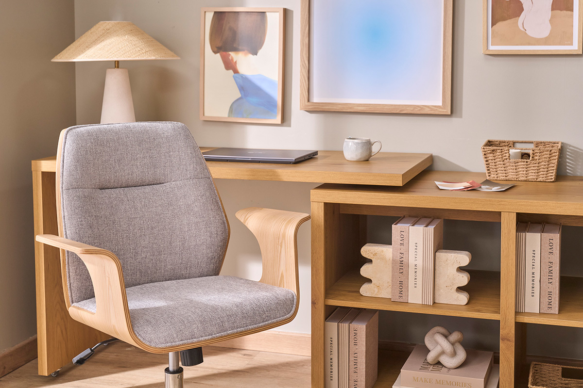 B�rostuhl mit Rollen in grauem Samteffekt-Design, hellem Holz und verchromtem Stahl RUFIN