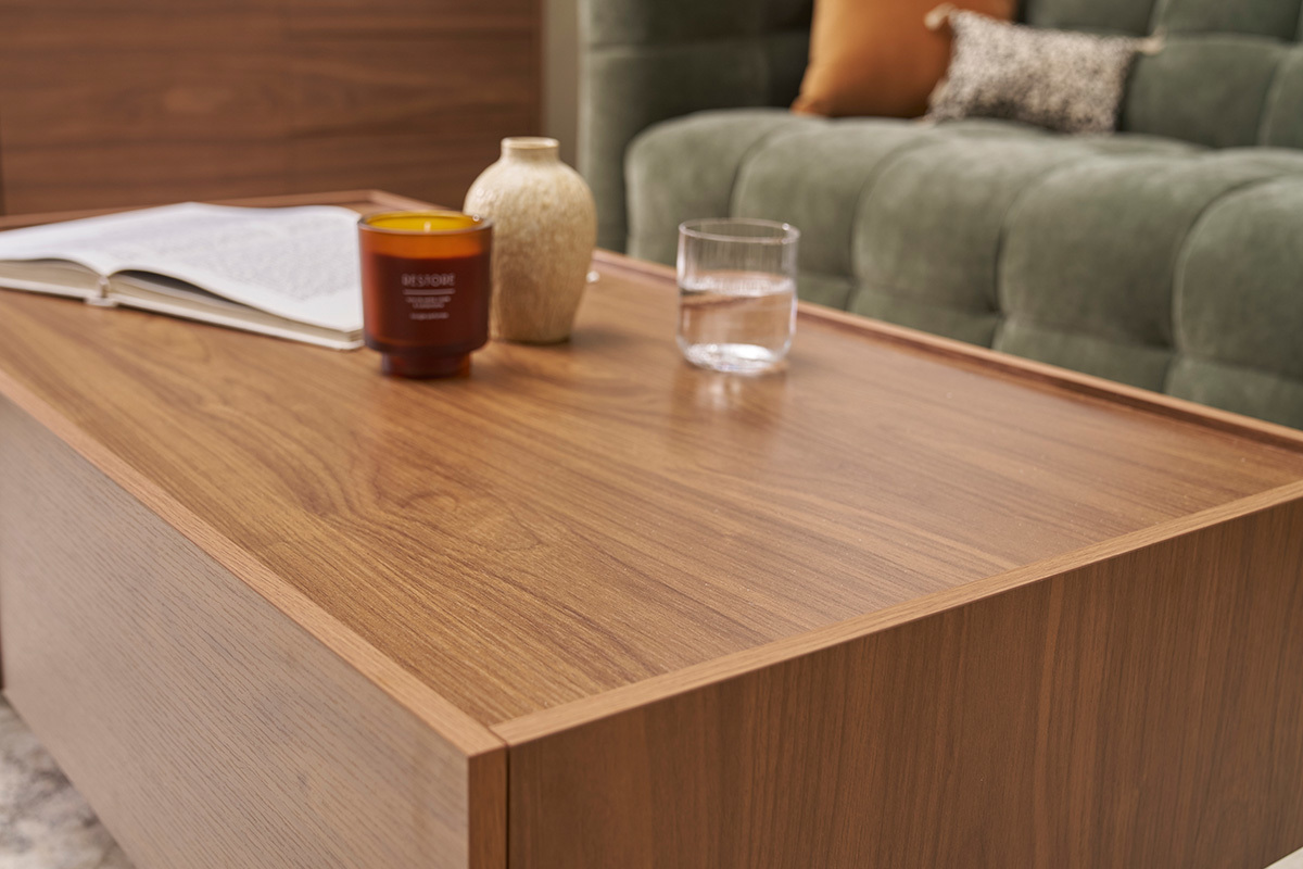 Couchtisch mit Schubladen aus dunklem Holz B120 cm SANAA