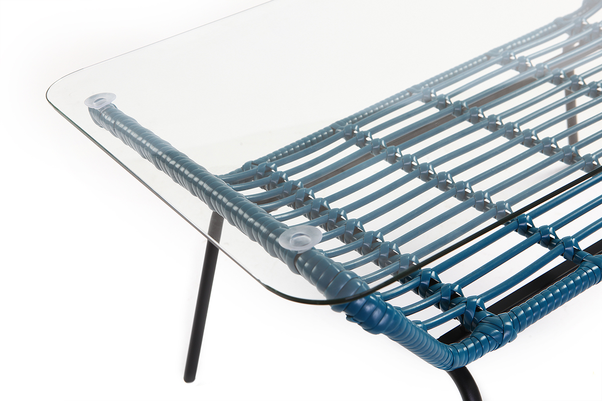 Couchtisch TANGO aus Glas und blaugr�nem Kunststoffgeflecht