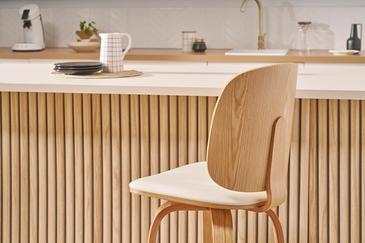 Design-Barhocker drehbar wei und helles Holz H66 cm (2er-Set) BECK