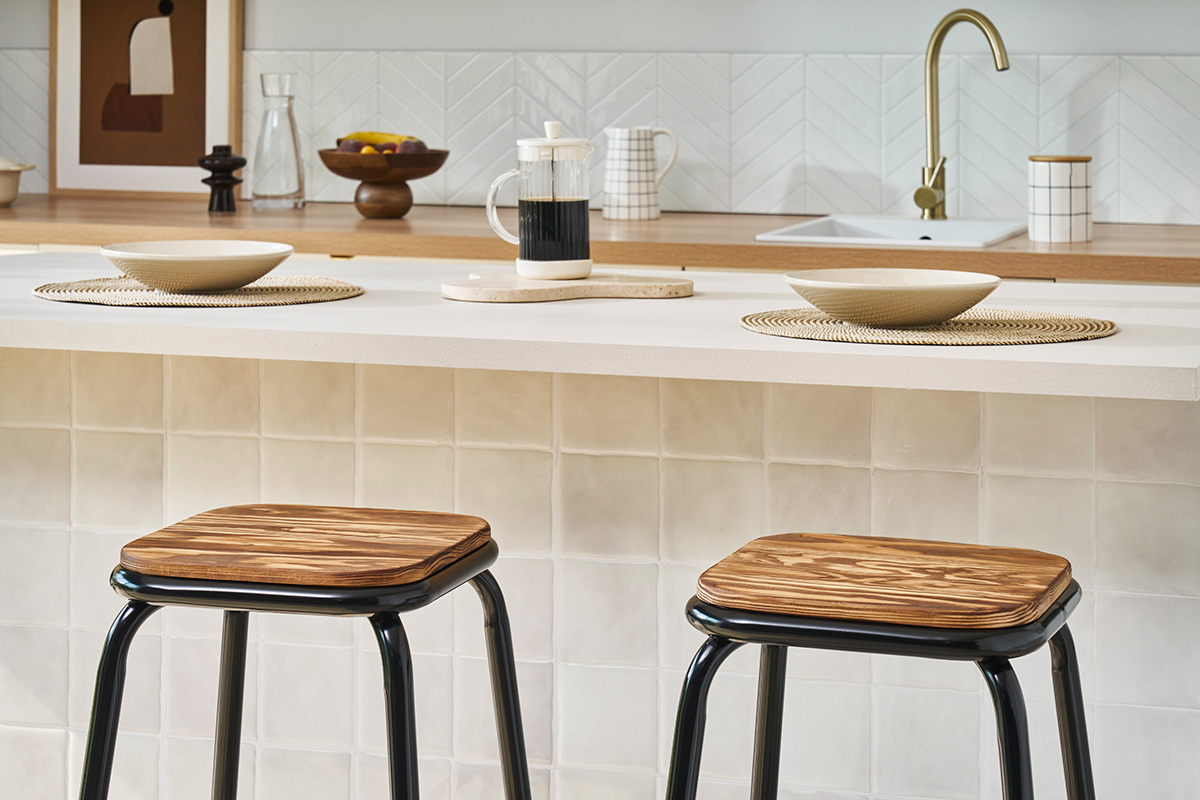 Design-Barhocker Edelstahl 2er-Set dunkles Holz MEMPHIS