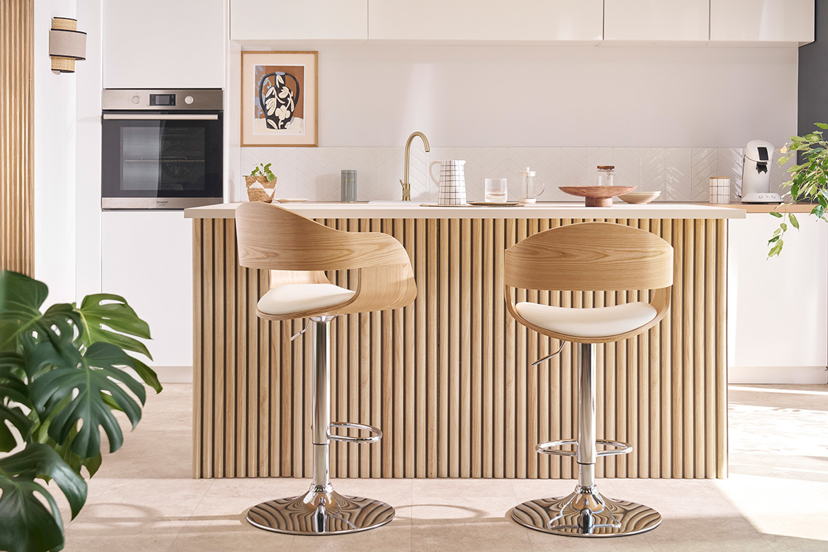 Design-Barhocker EUSTACHE hhenverstellbar wei und helles Holz