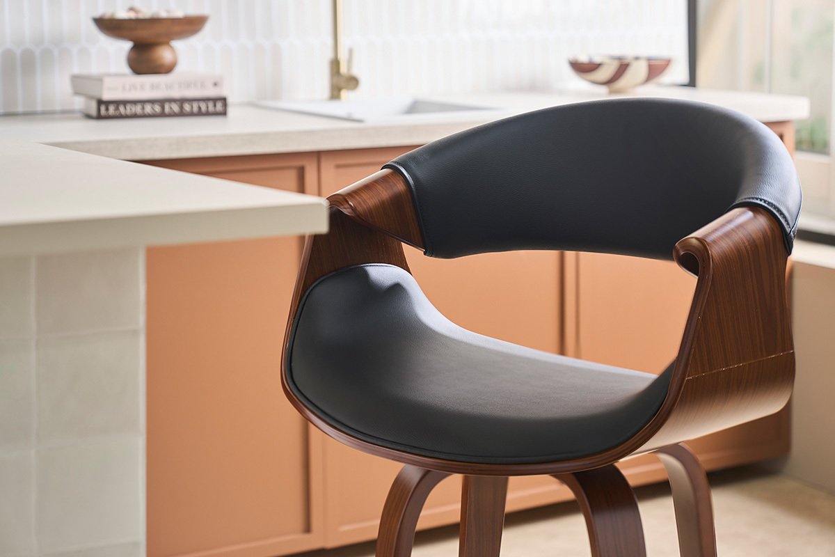 Design Barhocker schwarz und dunkles Holz 65 cm ARAMIS