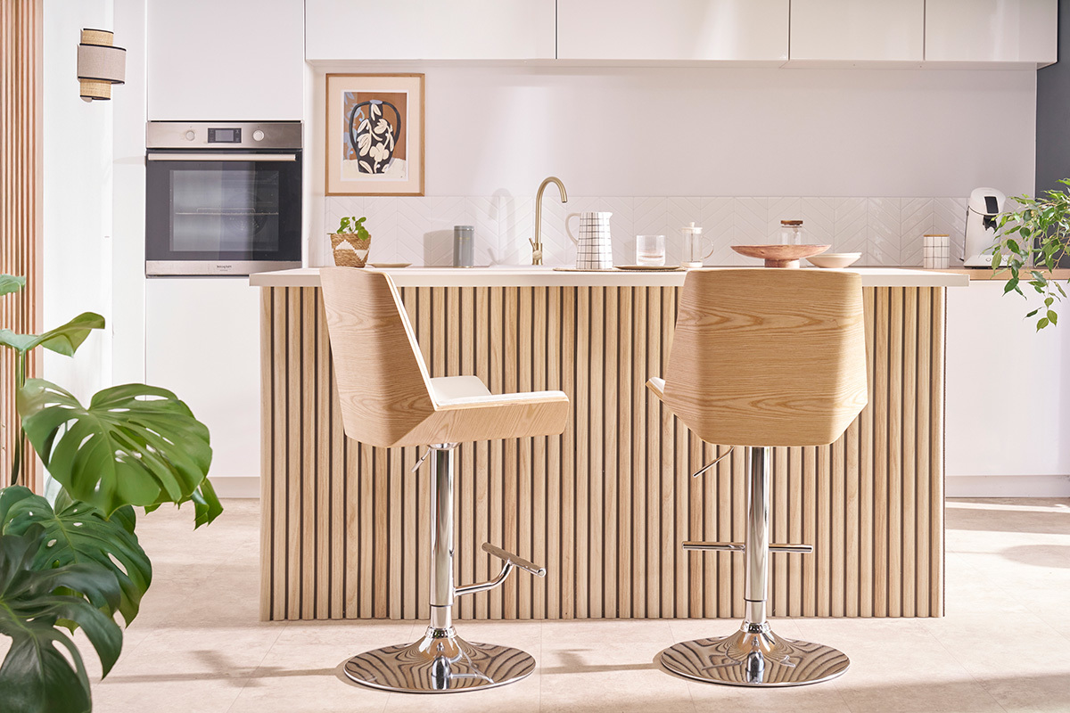 Design-Barhocker wei und helles Holz MELKIOR