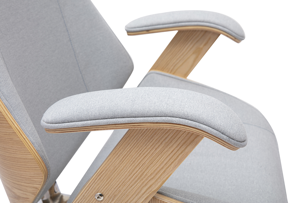 Gepolsterte Armlehnen des B�rostuhls MUSK in grauem Stoff und hellem Holz.