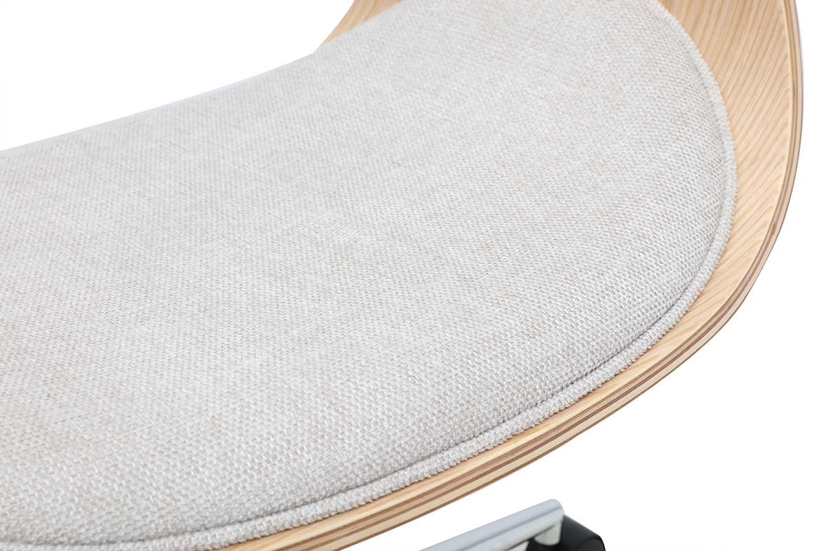 Nahaufnahme der Sitzfl�che aus beigem Stoff mit strukturiertem Samteffekt des Design-B�rostuhls BENT.