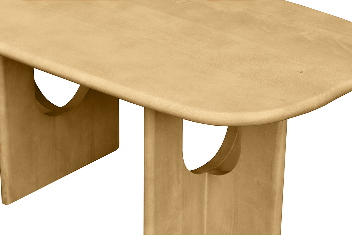 Design-Couchtisch aus massivem Mangoholz, Nahaufnahme der Tischplatte mit abgerundeten Kanten.