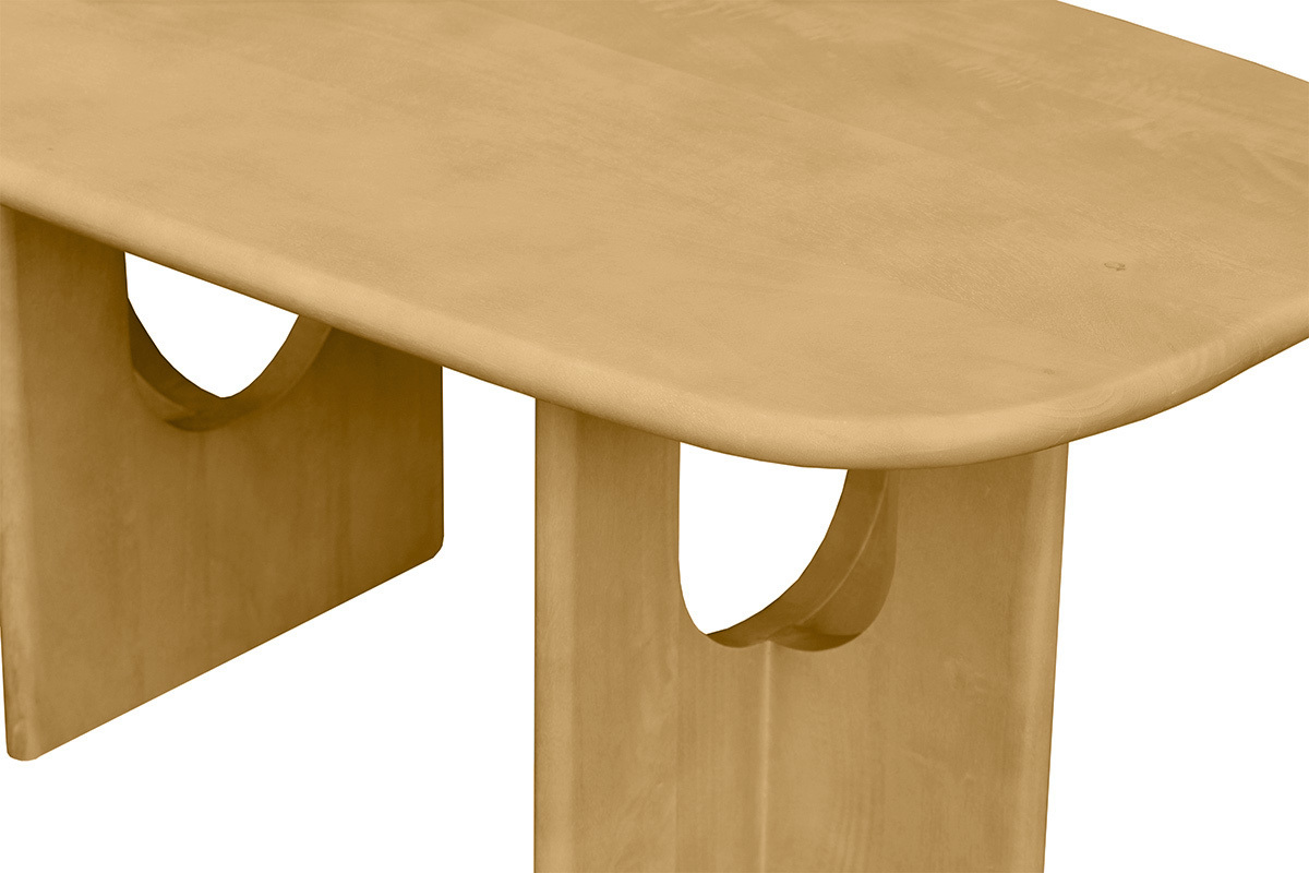 Design-Couchtisch aus massivem Mangoholz, Nahaufnahme der Tischplatte und der Beine, abgerundete Kanten.
