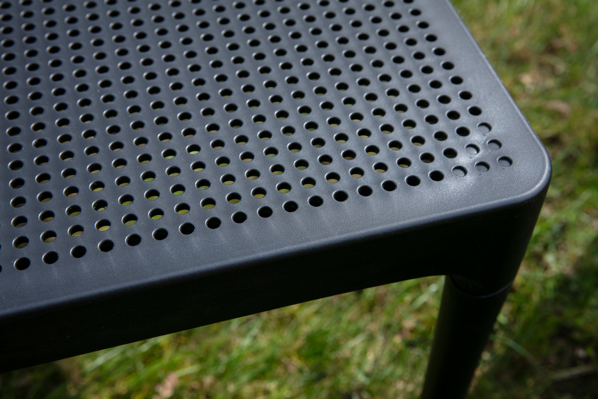 Design-Couchtisch Indoor / Outdoor Schwarz OSKOL