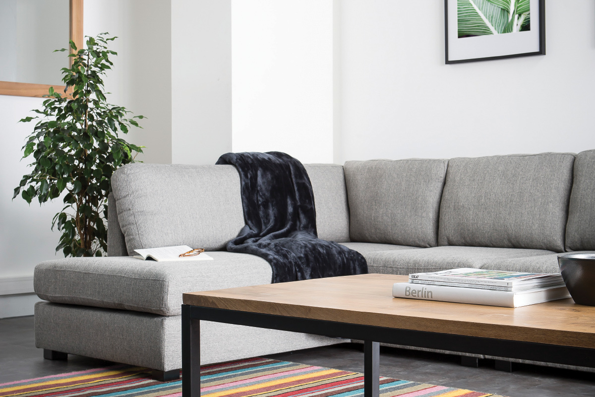 Design-Ecksofa rechts, 6 Pl�tze, hellgrauer Stoff MILORD