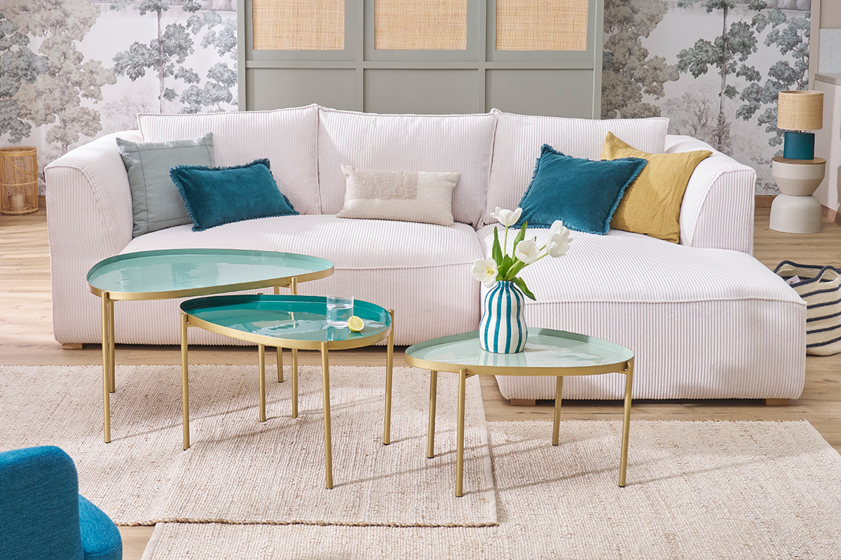 Design-Ecksofa rechtseitig aus geripptem, crufarbenem Samtstoff 3-4 Sitzer PANAM