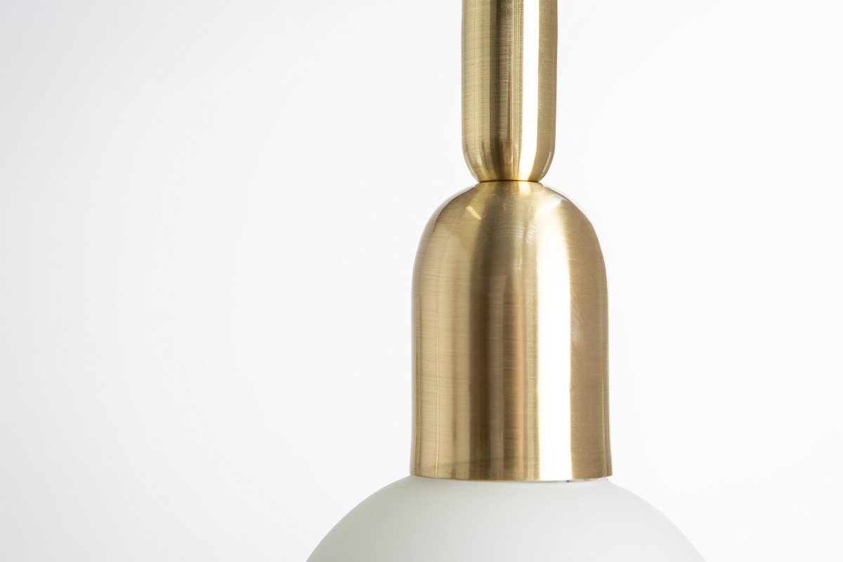 Design H�ngelampe Metall Messing mit Glasbirne BULB