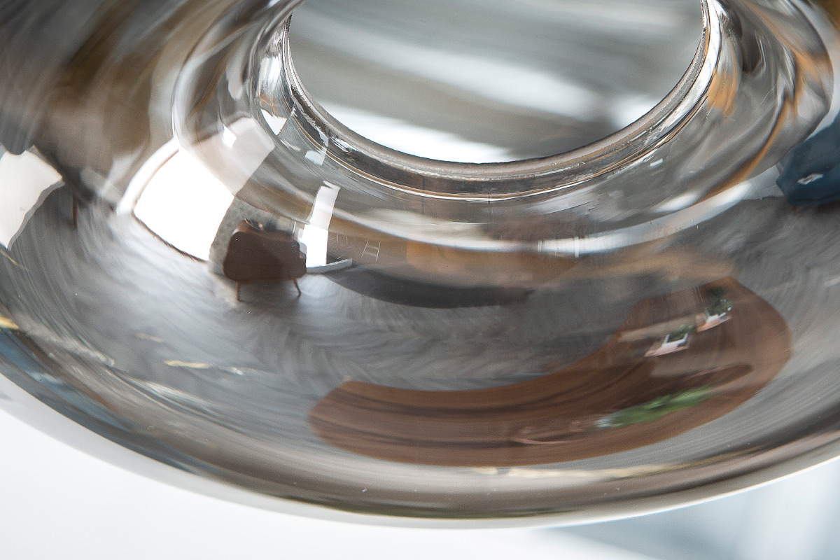 Design-Hngeleuchte MISTIC aus transparent schwarzem, mundgeblasenem Glas