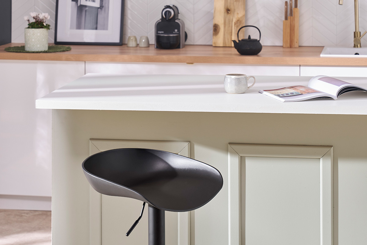 Design-H�henverstellbare schwarze Barhocker H65 cm (2er-Set) PEBBLE