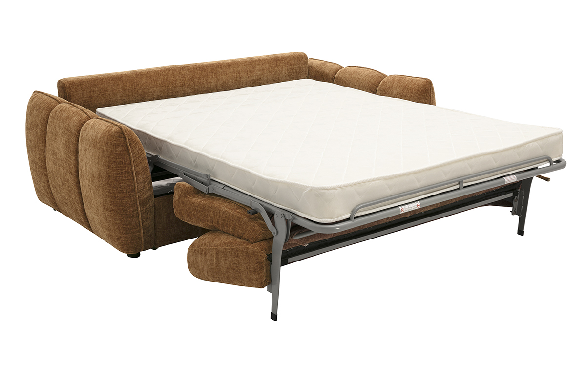 3-Sitzer-Design-Schlafsofa aus Stoff mit strukturierter Samtoptik in gebrannter Erde, Ansicht mit ausgeklappter Liegefl�che.