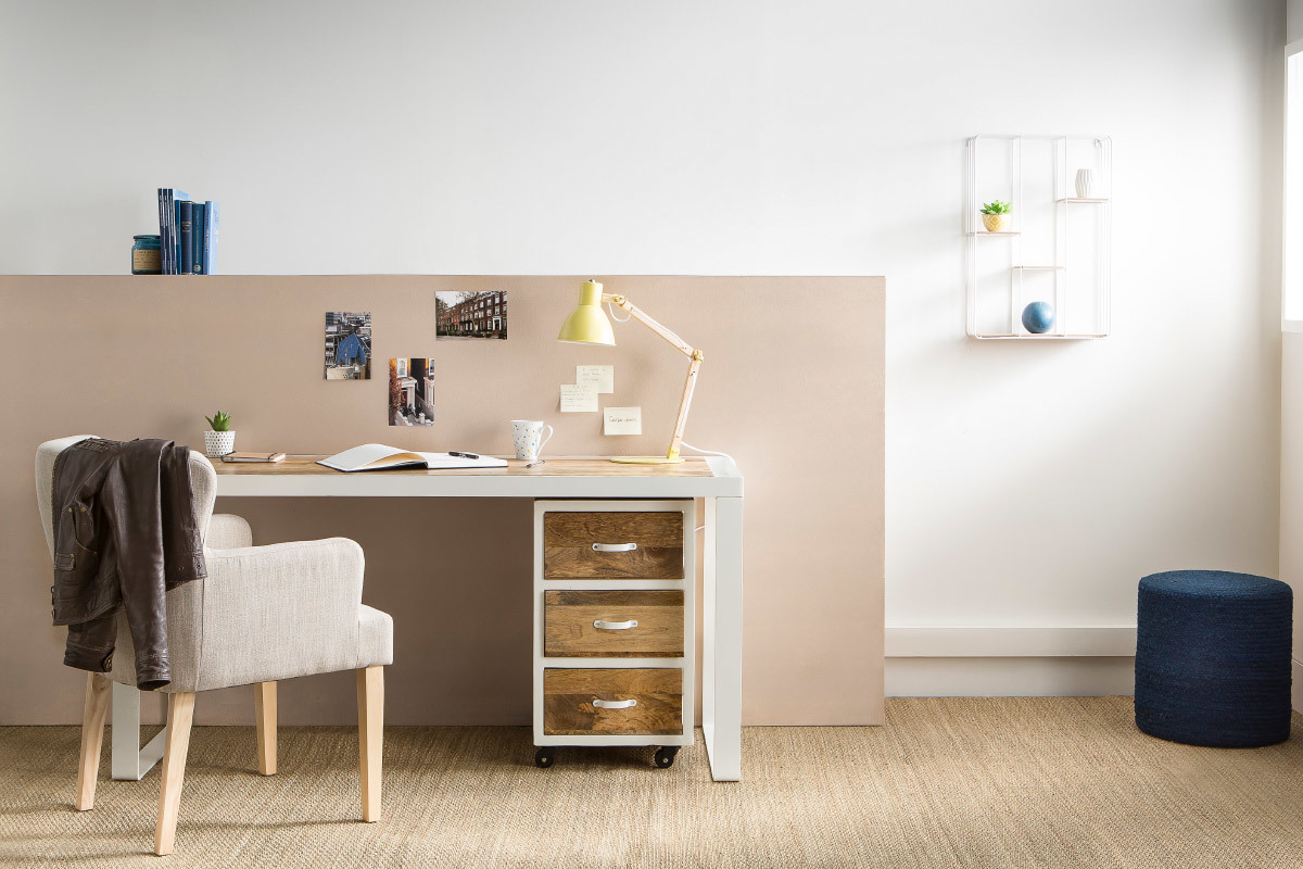 Design-Schreibtisch aus Mangoholz und weiem Metall L150 cm PUKKA