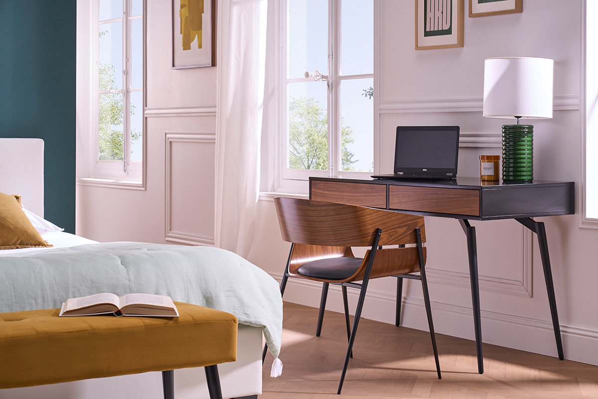 Design-Schreibtisch in mattem Schwarz und Walnussfurnier TRIPOLI
