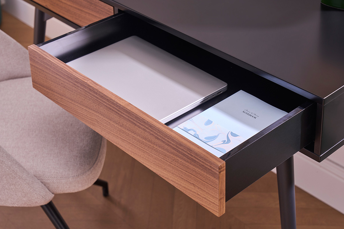 Design-Schreibtisch in mattem Schwarz und Walnussfurnier TRIPOLI