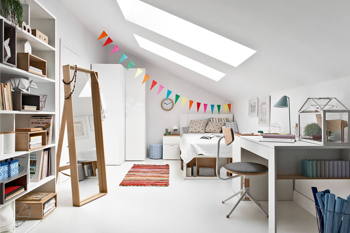 Design-Schreibtisch mit Schubladen wei und holzfarben 142 cm wei OCTAVE