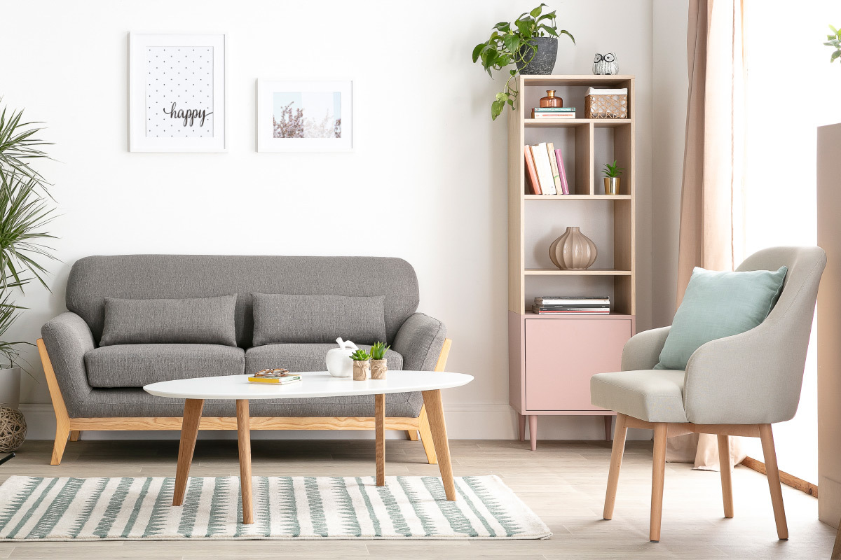 Design-Sessel Blau helle Holzbeine MONA
