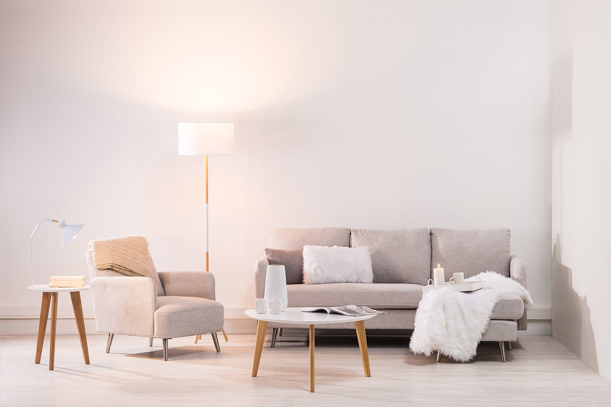 Design-Sessel Perlgrau und Metallbeine BART